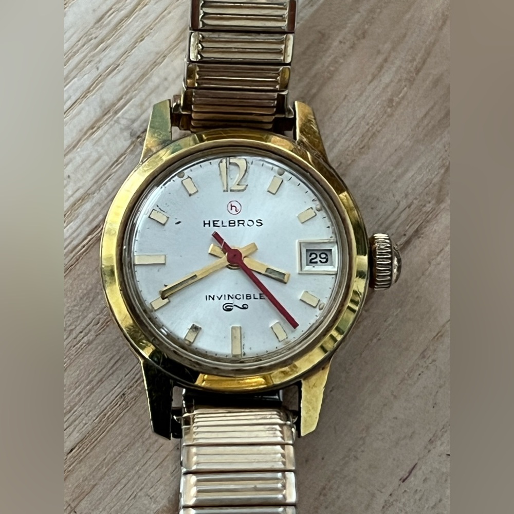 Helbros Invincible Rare Vintage Ladies Watch Mechanical Silver Dial Date Window
